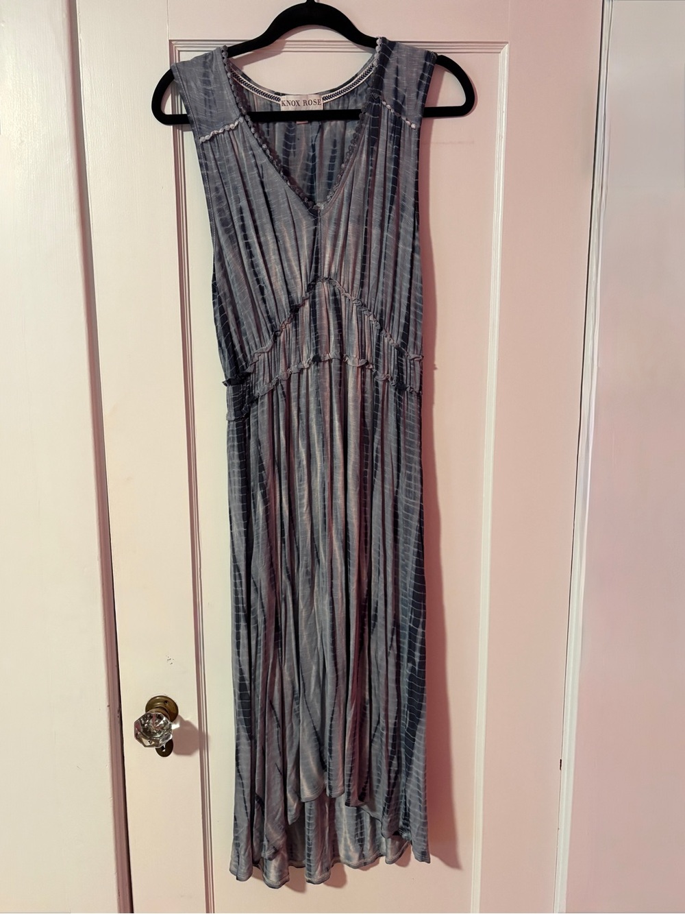 Knox Rose Sleeveless V-Neck Midi Dress in Gray Blue Tie-Dye